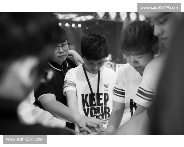 激情四溢的足球之夜全程直播带你感受赛场上的激烈对决与精彩瞬间